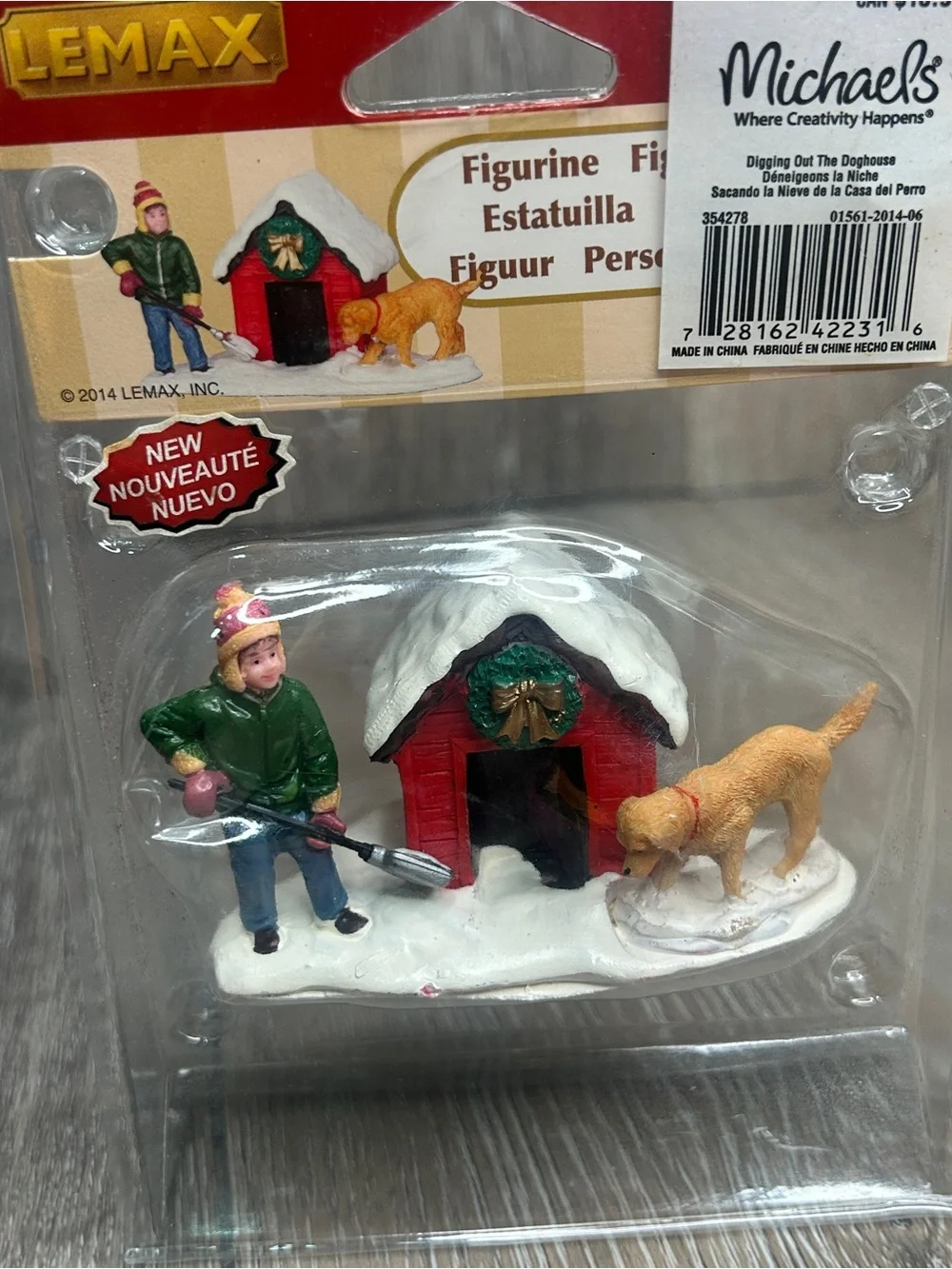 NWT Lemax Christmas Village Figurine – Digging Out The Doghouse Boy & Dog